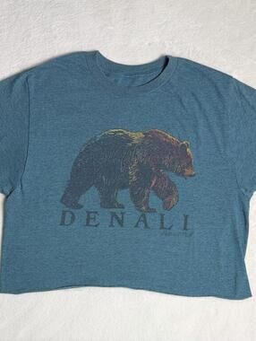 Denali National Park Grizzly Bear Graphic Cropped T-Shirt Teal Blue Small